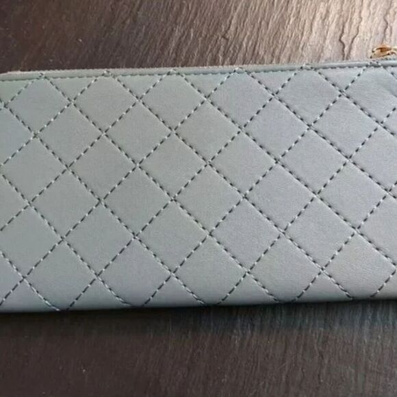 NWT BADGLEY MISCHKA Quilted Long Card Wallet Grey - Picture 2 of 6